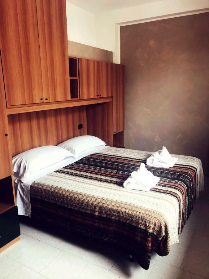 Hotel Antares Garni จูเลียโนวา ภายนอก รูปภาพ