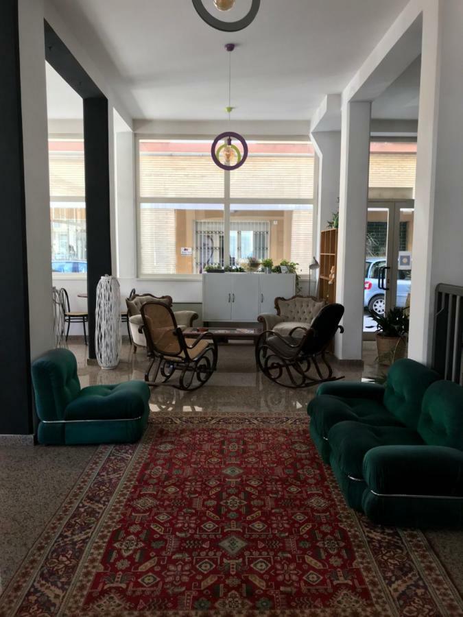 Hotel Antares Garni จูเลียโนวา ภายนอก รูปภาพ